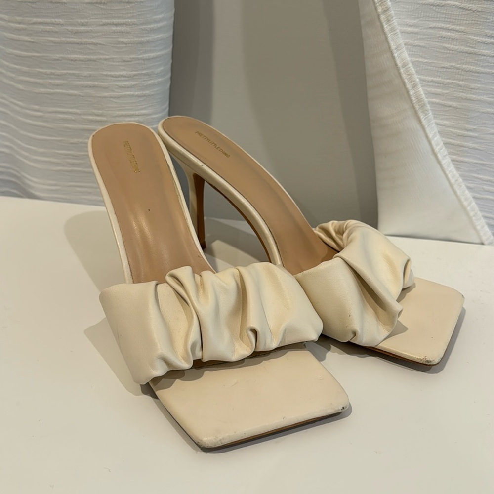 Pretty Little Thing Ruched Sandal Heels Square Toe - Picture 7 of 7